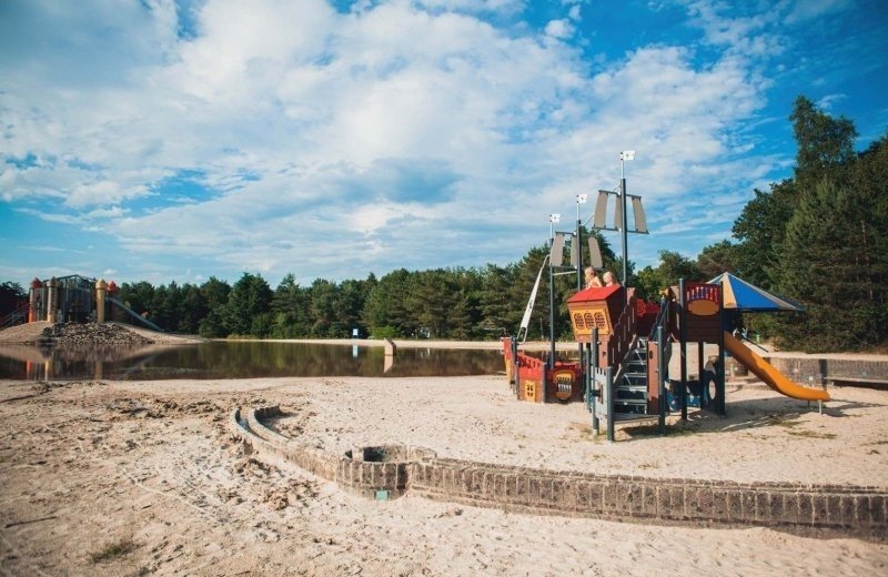 Camping met speelvijver assen